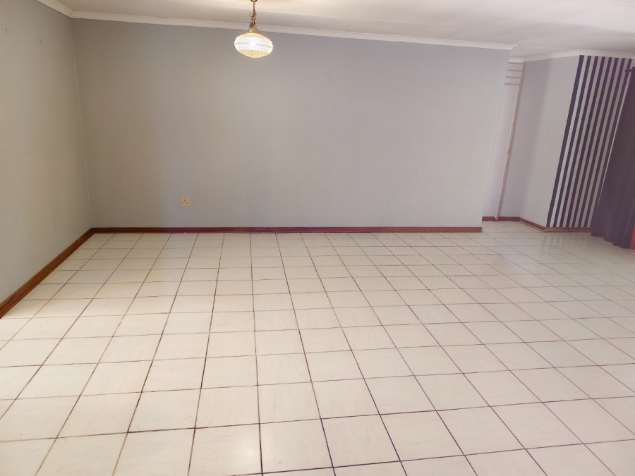 To Let 3 Bedroom Property for Rent in Uitsig Free State